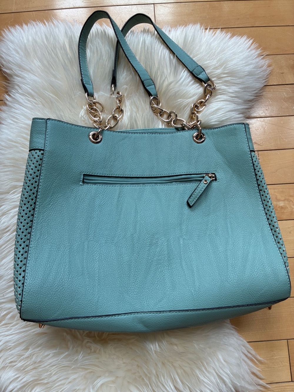 Chain-Handle Tote Bag - Stylish Everyday Shoulder Bag